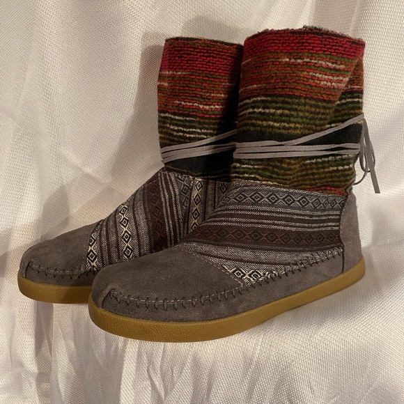 TOMS Faux fur lined roll down ankle booties women’s size 7 - Picture 2 of 13